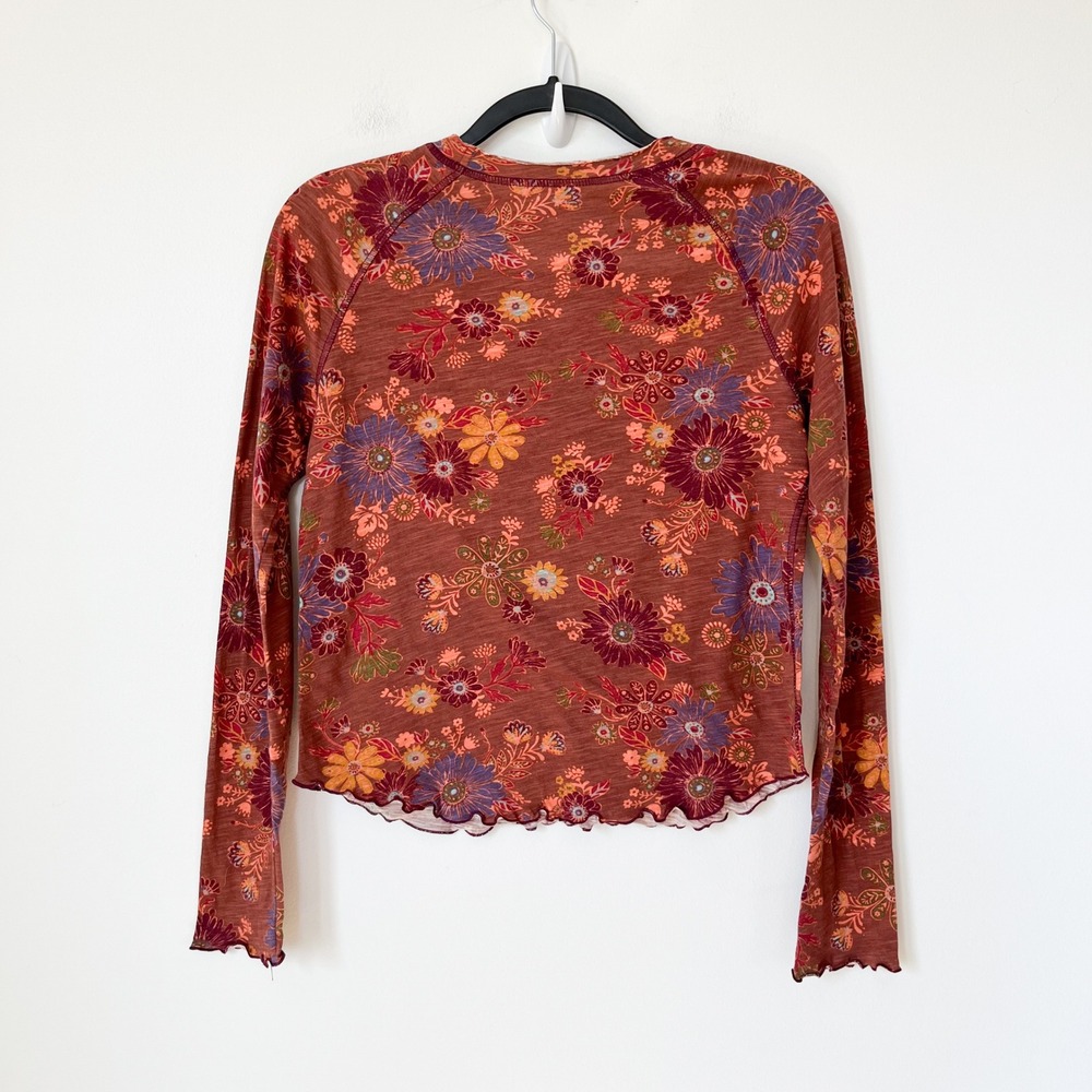 NEW Natural Life Lily Long Sleeve Cotton Tee Floral Lettuce Hem Womens Small - Picture 5 of 9